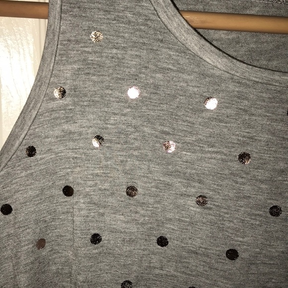 Simple gray tank top - Picture 2 of 3